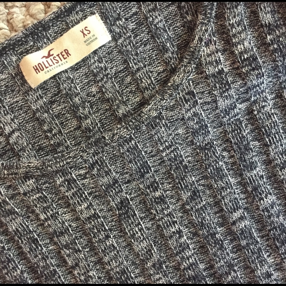 Gray Ribbed Crop Top - Picture 2 of 4